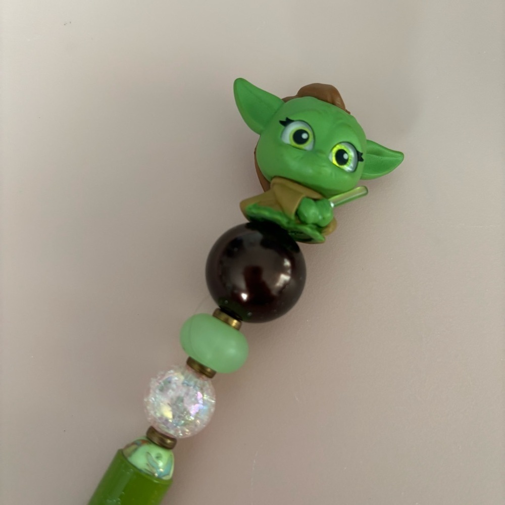 Disney Doorables: Star War: Yaddle handmade beaded pen